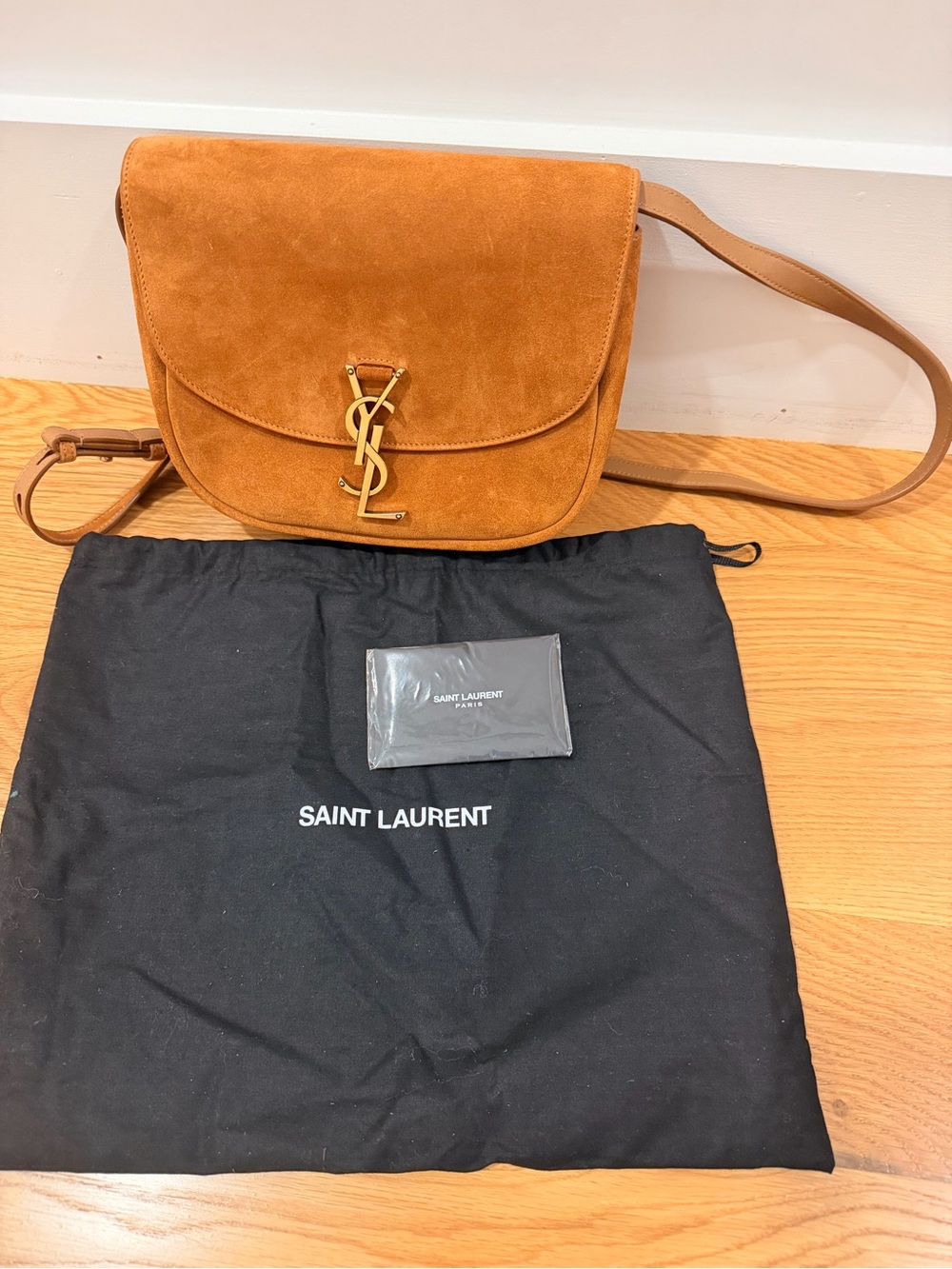 Saint Laurent Kaia Medium suede shoulder bag in cinnamon suede - Picture 4 of 11